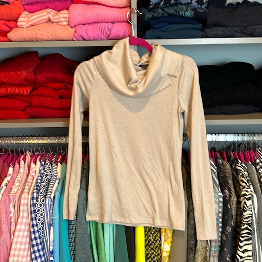 Ann Taylor tan colored long sleeve turtleneck top size XS